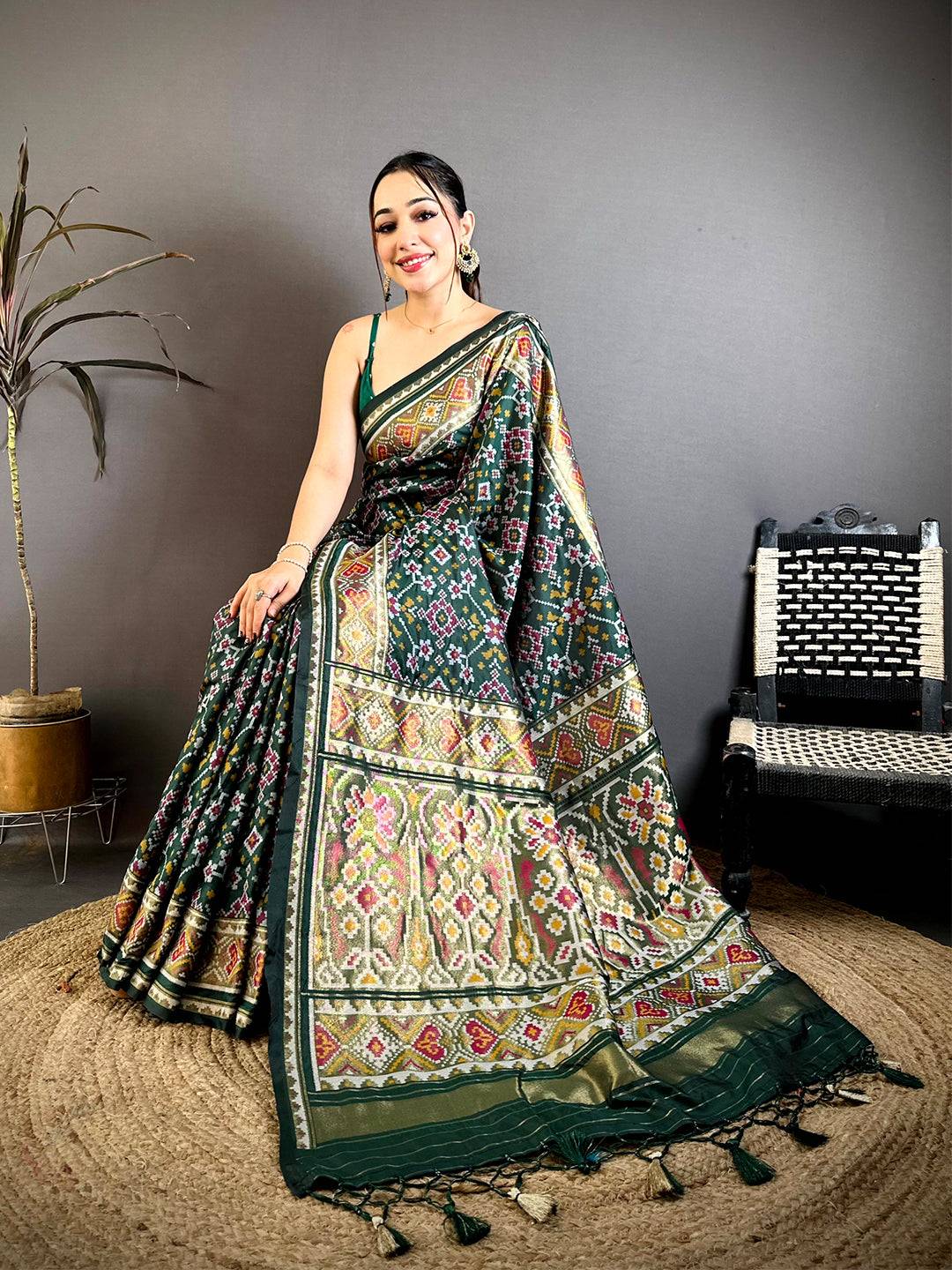 Green Patola Weaving Semi Silk Pattu Saree