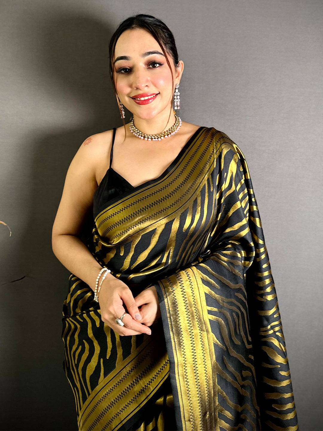 Banarasi Katan Silk Zebra Stripe Zari Pattu Saree