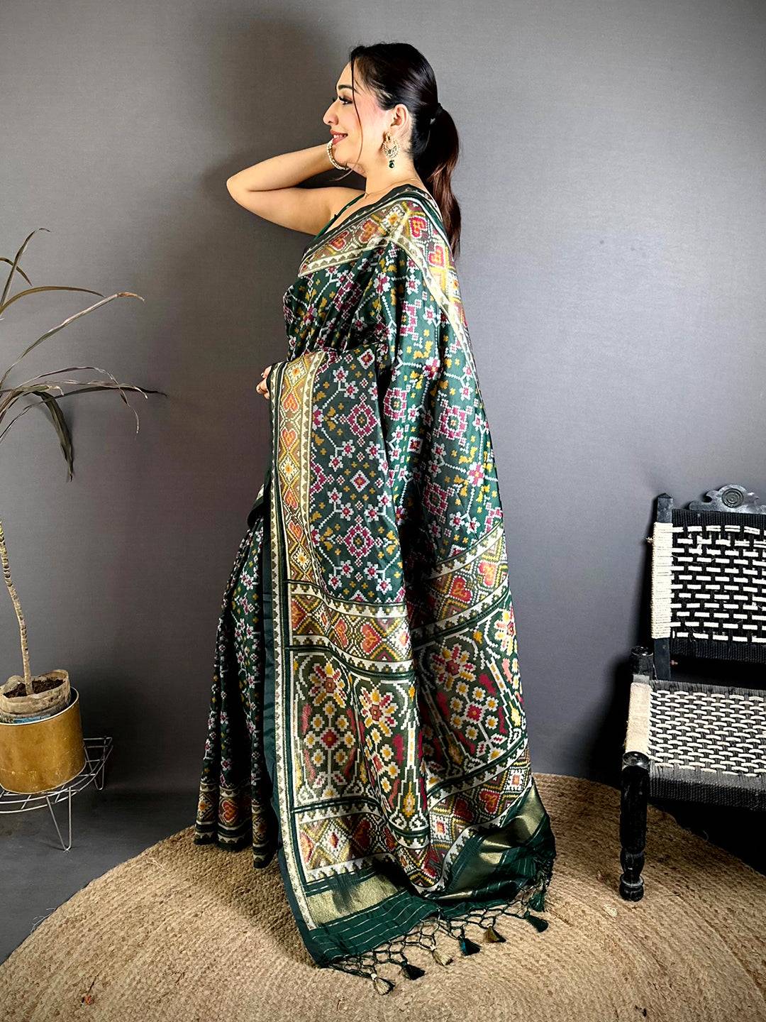 Green Patola Weaving Semi Silk Pattu Saree