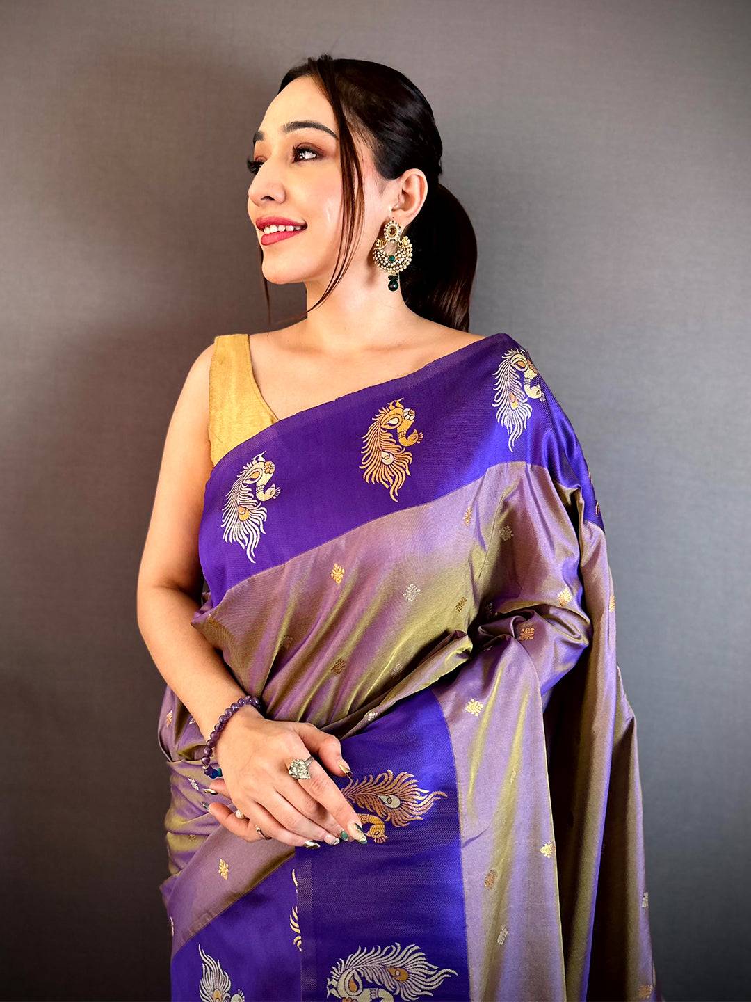 Classic Gold Silver Zari Rettapatta Border Pattu Saree