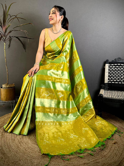Elegant Two Tone Weaving Soft Silk Pattu Saree