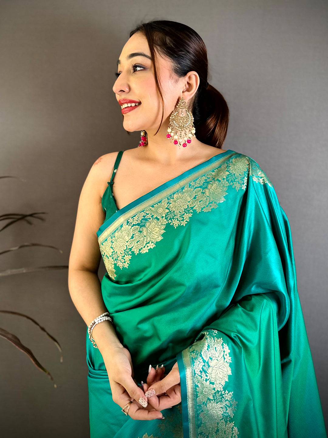 Classic Ombre Weaving Mashru Silk Pattu Saree