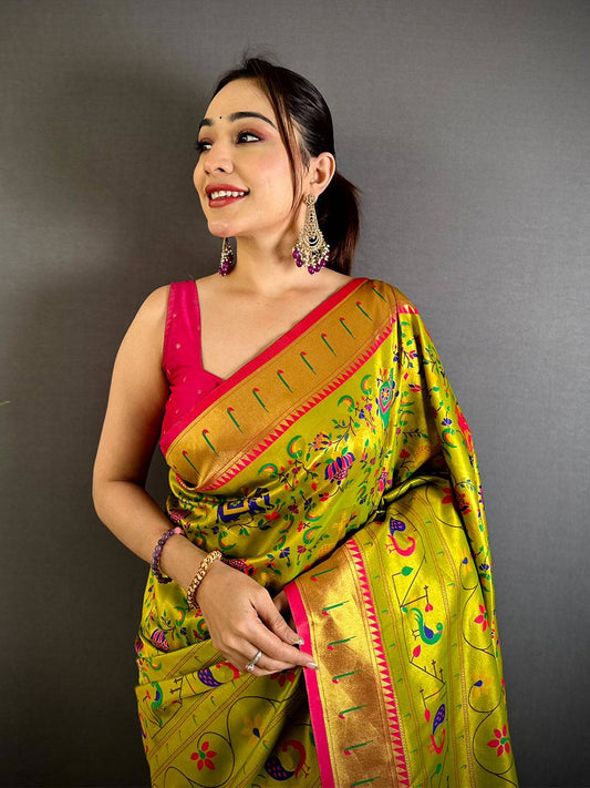Green Patola Motif Soft Silk Pattu Saree
