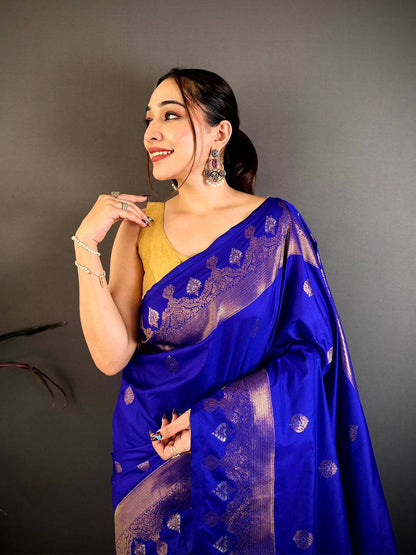 Classic Gold Woven Pallu Contrast Border Pattu Saree
