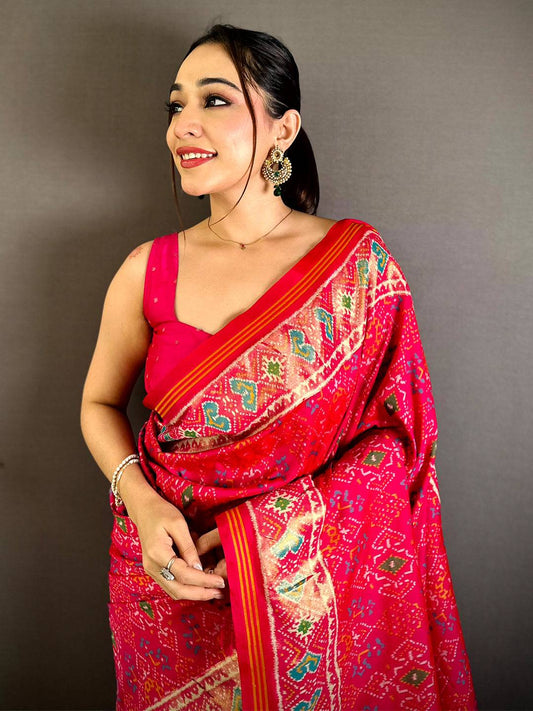 Stylish Ikkat Weaving Patola Silk Pattu Saree