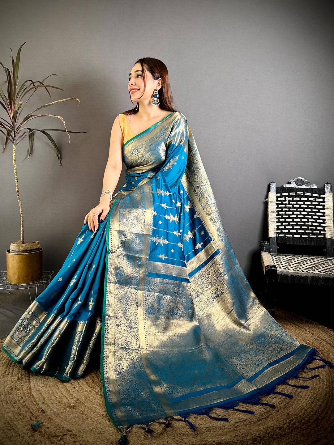 Regal Banarasi Katan Big Zari Border Pattu Saree