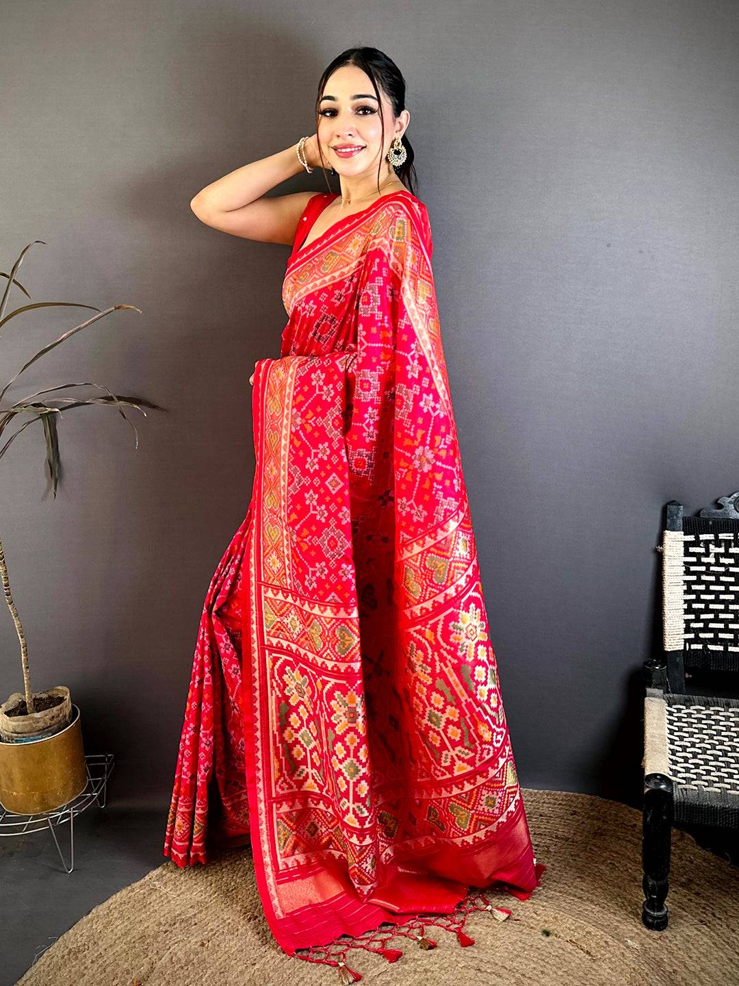 Pink Soft Semi Silk Ikkat Patola Weaving Pattu Saree