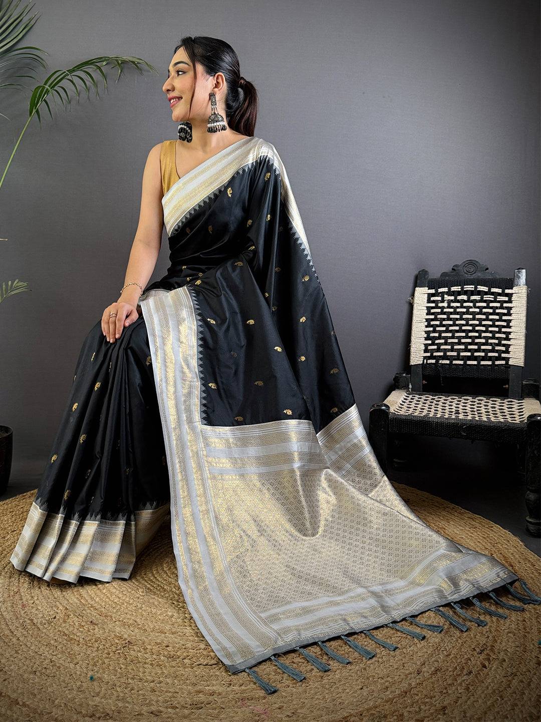 Royal Black Soft Silk Gadwal Pattu Saree