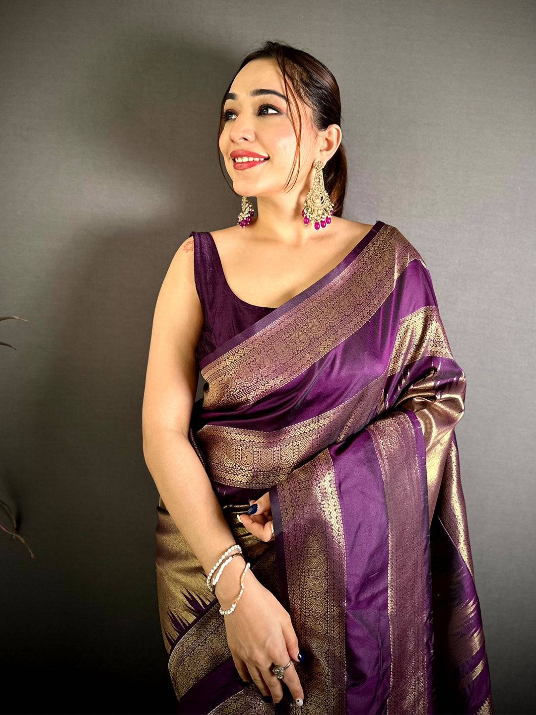 Soft Silk Zari Tissue Gadwal Border Pattu Saree